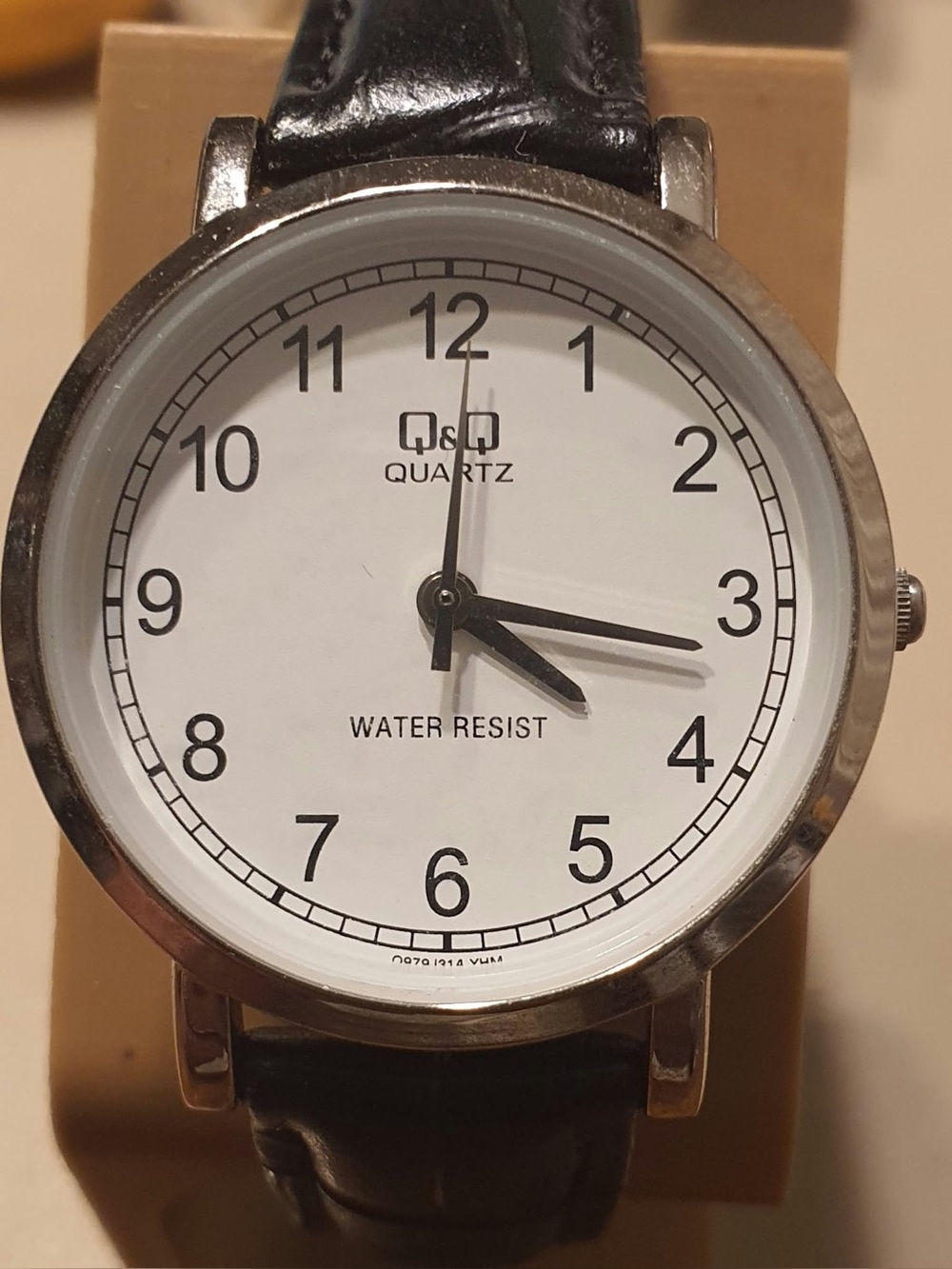 Q&Q Silver/White Leather Women's Watch